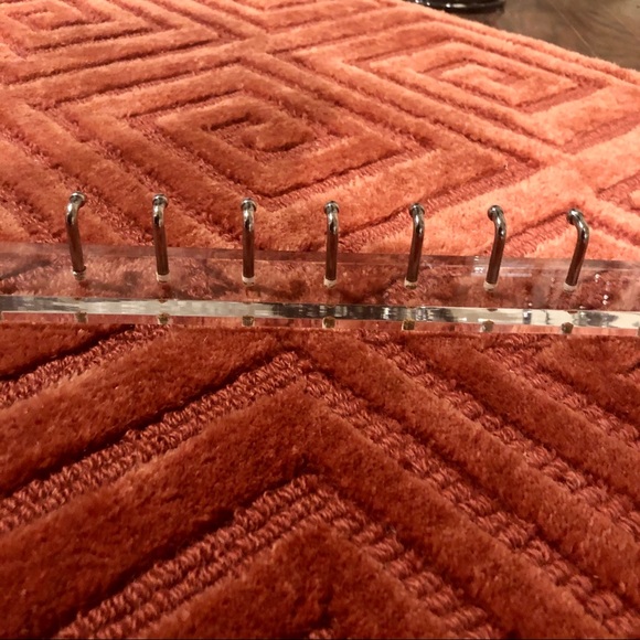 Acrylic hooks - Picture 2 of 5